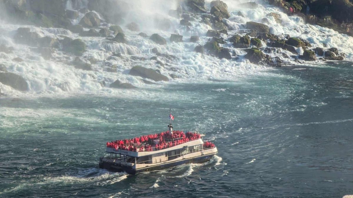 A Niagara City Cruises boat heading for the base of the Horseshoe Falls on the Canadian side