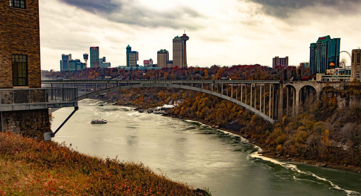 The Rainbow Bridge over the Niagara Gorge in autumn